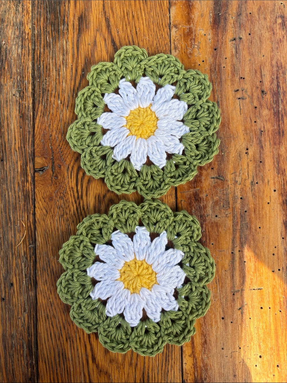 4 Crochet Daisy Coasters - Picture 5 of 5